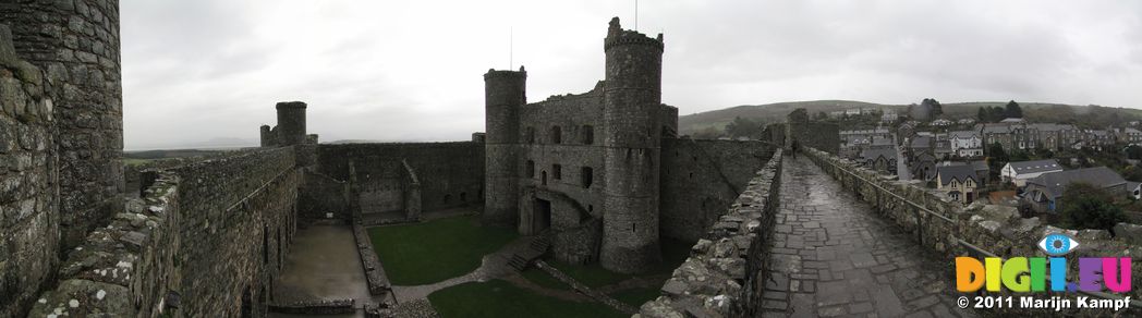 SX20499-506 Harlech Castle inner court